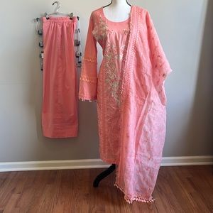 Pakistani, Indian 3 piece shirt, trousers and dupatta outfit. New. Large